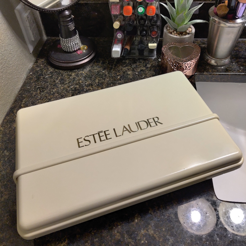 Vintage Estée Lauder make-up case travel bag